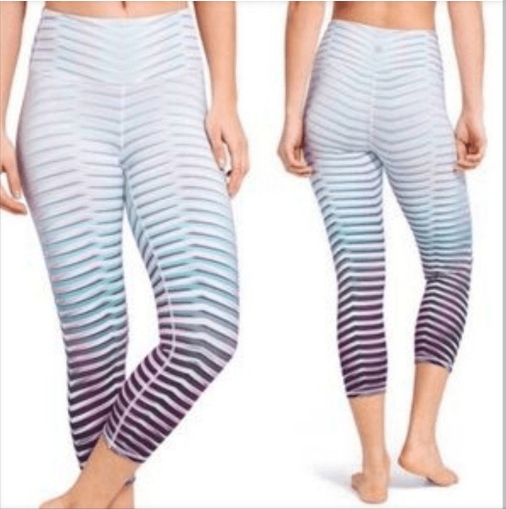 {M} Athleta High Rise Prism Chaturanga Capri Leggings